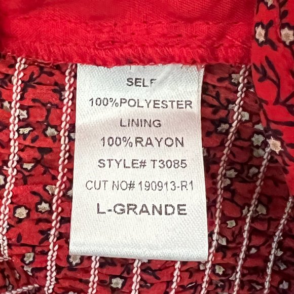 Blush J Red Floral Smocked Top Size L - Picture 4 of 4